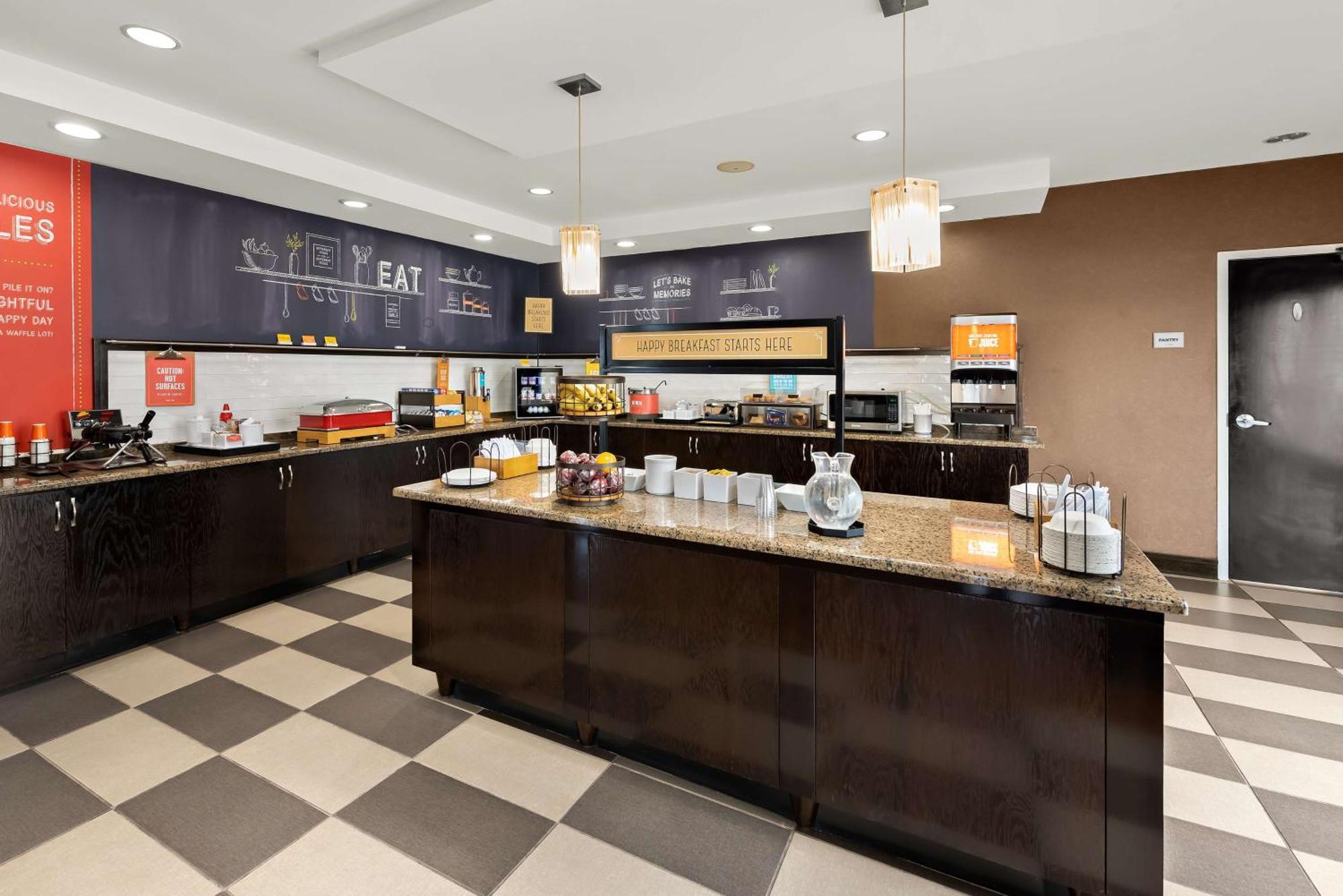 Hampton Inn Lancaster Exterior photo